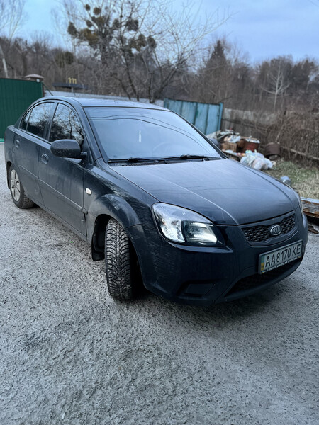 Бампер передний Kia Rio 2 2010 г.  1.4 л бензин Киев