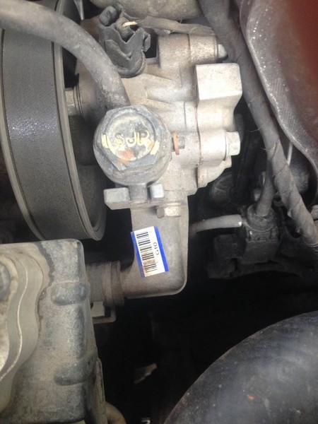 Насос гідропідсилювача керма Kia Sorento 2011 р.  2.4 л бензин Рівне