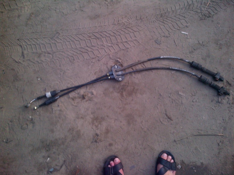 Трос перемикання передач Ford Focus універсал 2000 р.  1.8 л бензин Львів