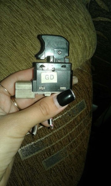 Кнопка стеклопластика передней двери пассажирской Chevrolet Aveo T200 2004 г.  1.5 л бензин Запорожье