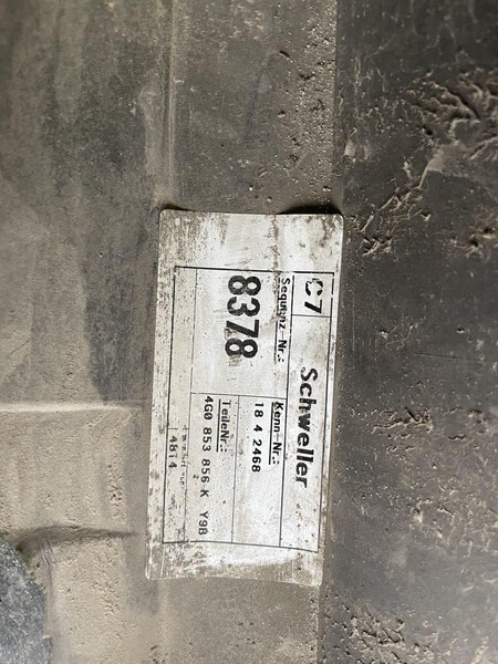 Поріг пластиковий 4G0853856K   Audi A6