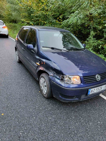 Крило праве переднє Volkswagen Polo 3  2000 хетчбек 0.9 Бензин Ужгород