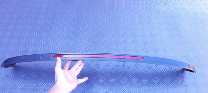 Повторювач стоп сигналу Mazda 323  1996 хетчбек 2.0 Бензин 