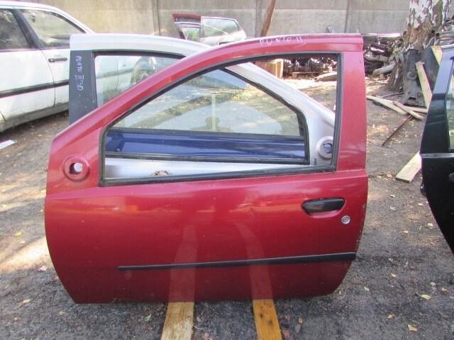 Передние двери со стеклом Fiat Punto  2003 хэтчбек 1.2 Бензин Винница