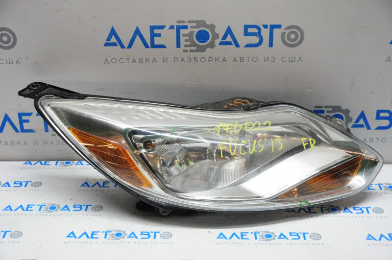 Галогенна фара права BM5Z13008F   Ford Focus