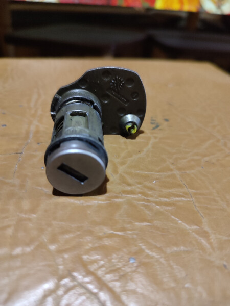 Личинки замка дверей з ключем Nissan Primastar  2003 1.9 Дизель Васильков