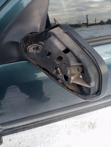 Накладка на зеркало водительская сторона Opel Astra  2005 1.4 Бензин Конотоп