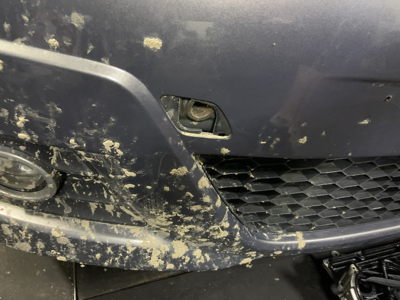 Заглушка бампера Mazda 5  2009 универсал 2.0 Дизель Дубно