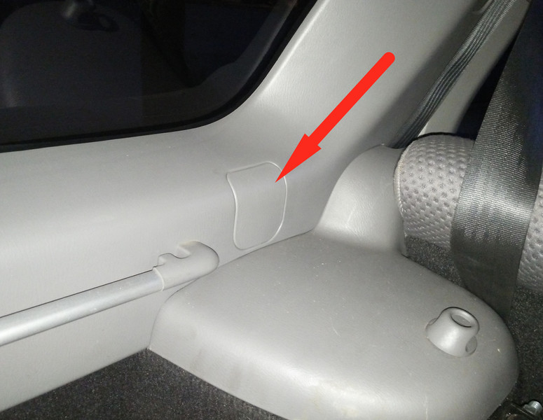 Заглушка полки багажника Subaru Forester SG  2003 универсал 2.0 Бензин Полтава