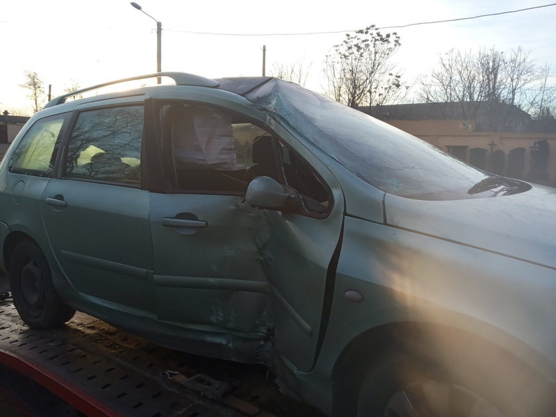 Дверь передняя правая в сборе, порог и стекло панорамы Peugeot 307  2003 универсал 1.6 Бензин Николаев