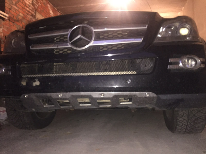 Решетка радиатора Mercedes GL-Class X164 2007 г.  3.0 л бензин Чернигов