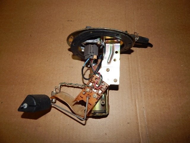 Крепление топлевного насоса(с датчиком уровня топлева) Toyota Corolla E110  1997 1.3 Бензин Хмельницкий