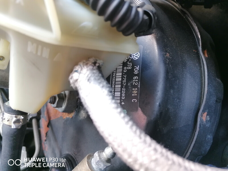 Вакуум Volkswagen Multivan 2000 г.  Ровно