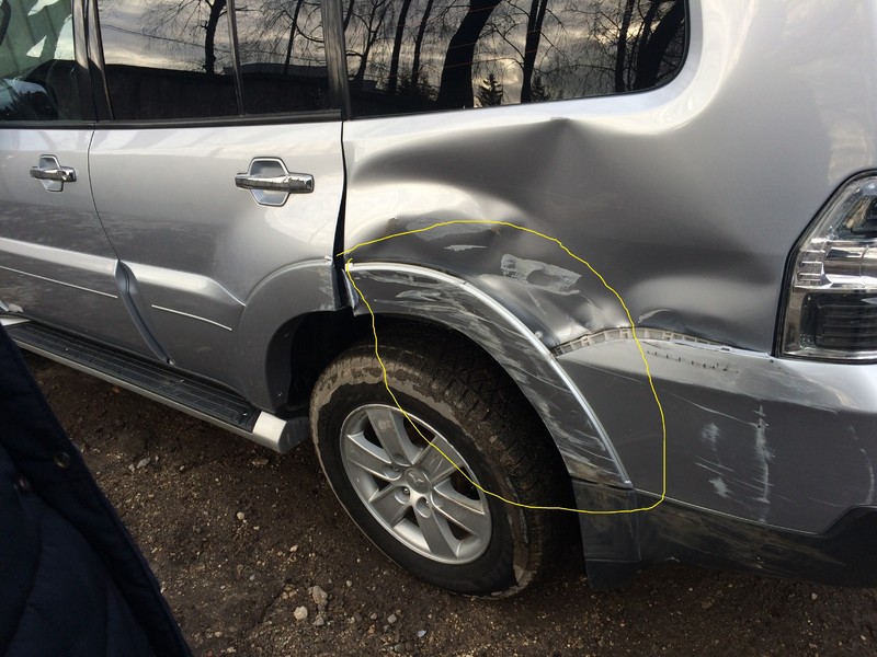 Молдинг заднего левого крыла Mitsubishi Pajero Wagon  2008 3.0 Бензин Тернополь