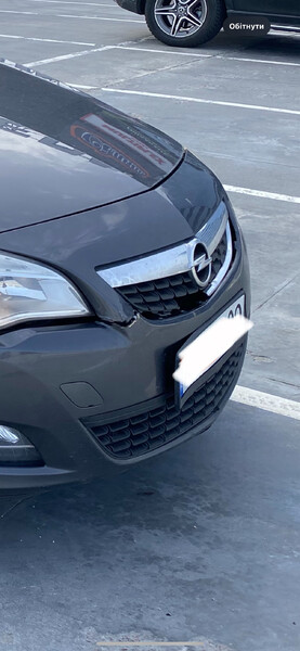 Решетка радиатора Opel Astra хэтчбек 2012 г.  1.3 л дизель Житомир