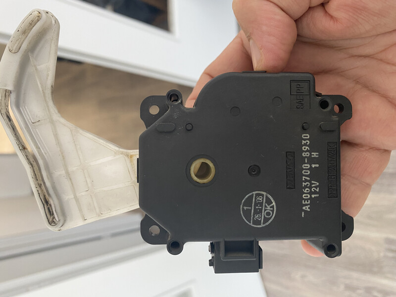 Привод заслонки отопителя AE063700-8930   Toyota Corolla, Toyota Corolla Verso