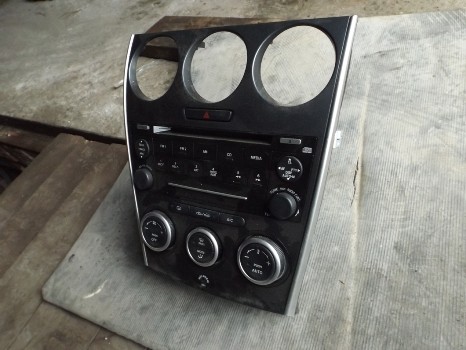 Консоль управления климатом и мафон Bose Mazda 6  2004 2.3 Бензин Киев