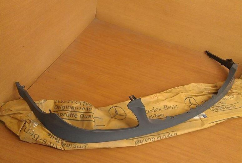 Накладка переднего бампера A 639 884 06 74   Mercedes Vito