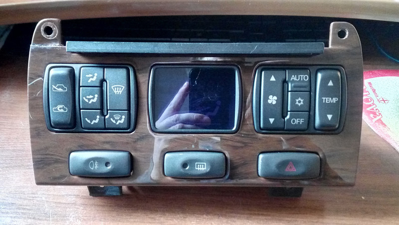 Блок управления климат-контролем Mitsubishi Sigma  1993 3.0 Бензин Северодонецк