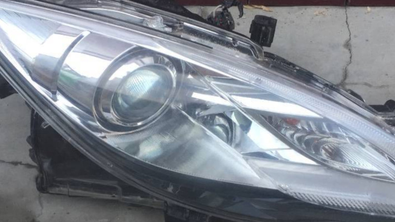 Фара левая и правая би ксенон рестайловая Mazda 6  2011 2.5 Бензин Киев