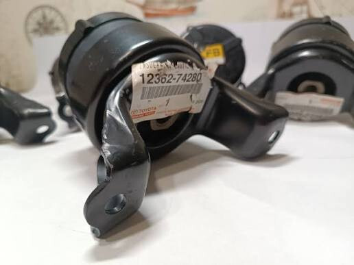 Правая гелевая подушка двигателя Toyota Carina E  1992 2.0 Бензин Одесса