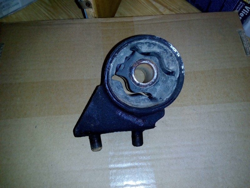 Подушка двигателя Mazda 626 GE 1992 2.0 Дизель Бердичев