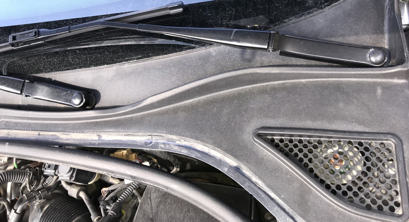 Жабо 561819403A   Volkswagen Passat