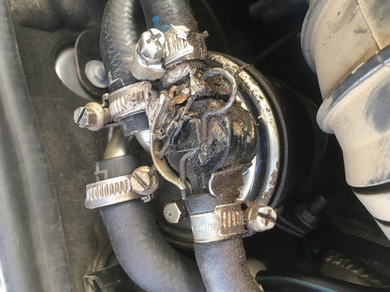 Наконечник топливного фильтра Audi A6 C5  2001 универсал 2.5 Дизель Чаплинка