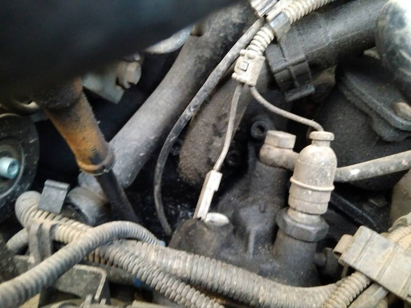 Патрубок від блока до масляного бачка Volkswagen Sharan mk1 1999 1.9 Дизель 