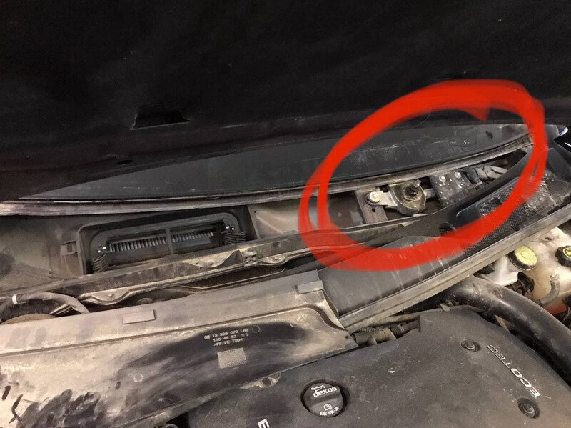 Накладка под лобовое стекло Opel Insignia A  2016 2.0 Бензин 