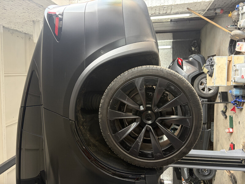 Резина на tesla x перед 265/35/22 зад 285/35/22 Tesla Model X  2022 100.0 Электро Винница