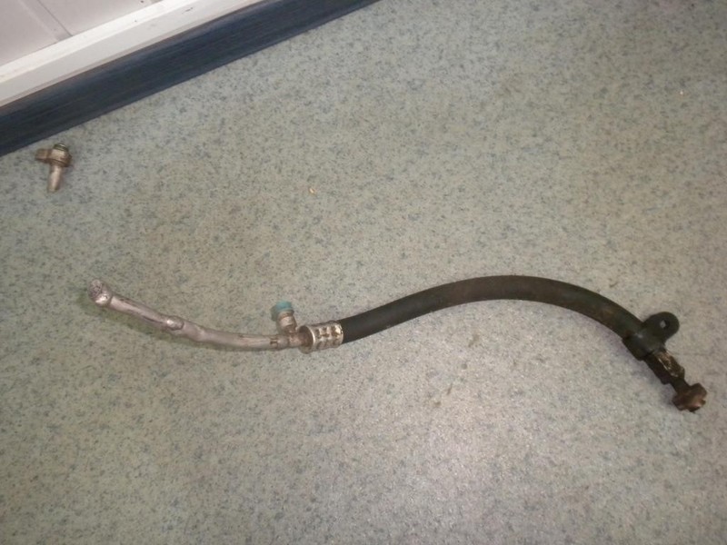 Трубка кондиционера верхняя , 2123 , с/о Chevrolet Niva  2000 1.7 Бензин 