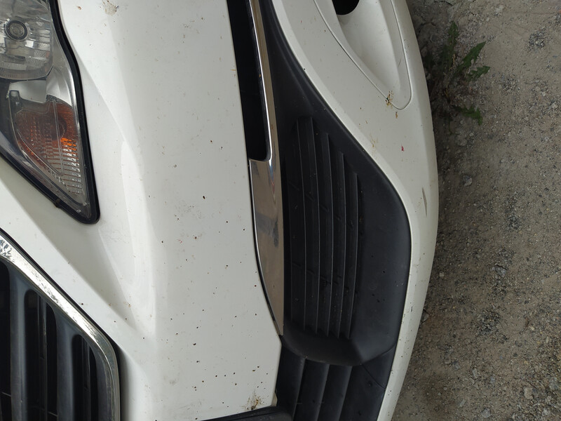 Решетка бампера правая Peugeot 308  2015 универсал 1.6 Дизель Винница