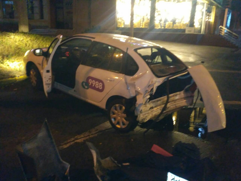 Вся задняя часть Renault Symbol 2012 г.  1.4 л бензин Киев