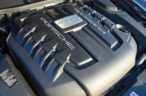 Крышка двигателя верхняя пластик Porsche Cayenne  2013 4.2 Дизель Киев