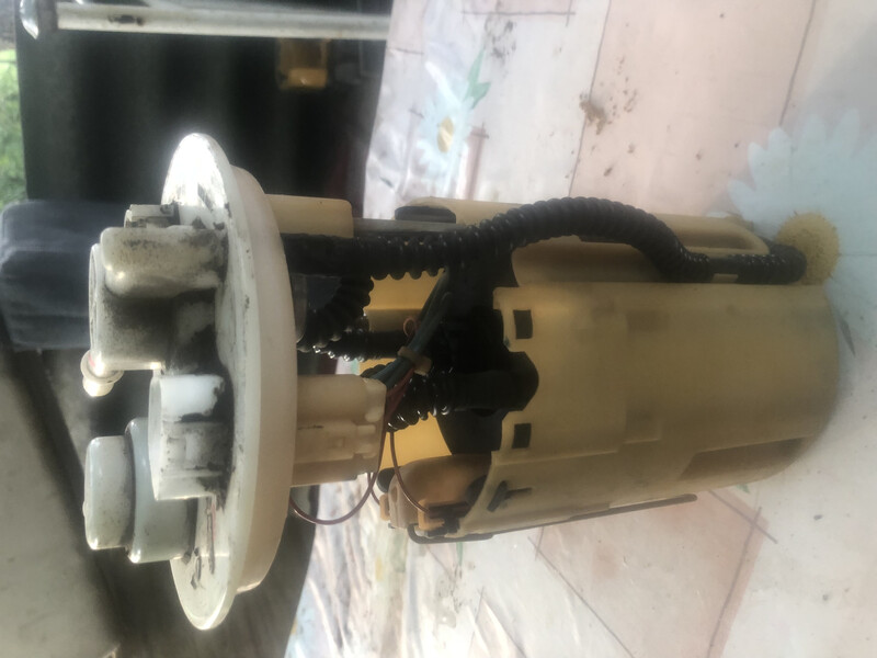 Бензонасос в сборе Toyota Avensis  2004 1.8 Киев