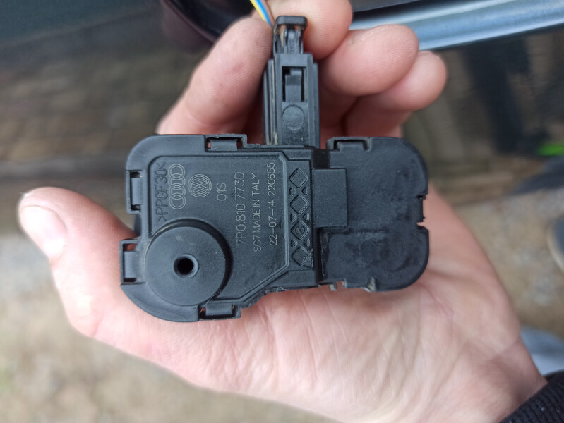 Замок кришки пального Skoda Octavia  2014 універсал 1.6 Дизель Яворів