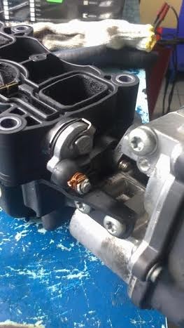 Впускний колектор 03L 129 711 AG   Audi A3, Audi A6, Skoda Octavia, Volkswagen Passat, Volkswagen Passat CC, Volkswagen Tiguan