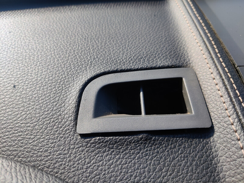 Решетка обдува лобового стекла Renault Megane 2  2006 1.6 Бензин 