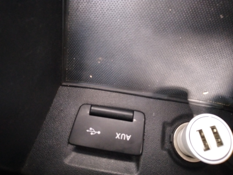 Гнездо usb куда вставлять флешку Kia Cee`d  2008 купе 1.6 Бензин Луцк