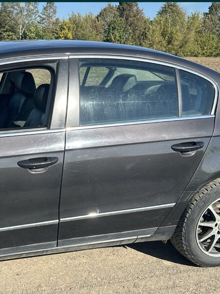 Ліва даерка задня lc8z Volkswagen Passat B6  2008 2.0 Дизель Луцк