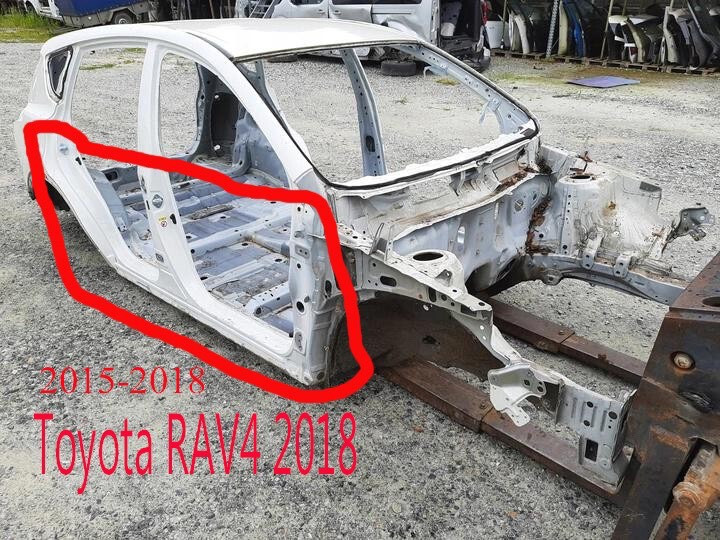 Правая бочи Toyota RAV4  2017 2.5 Бензин Киев