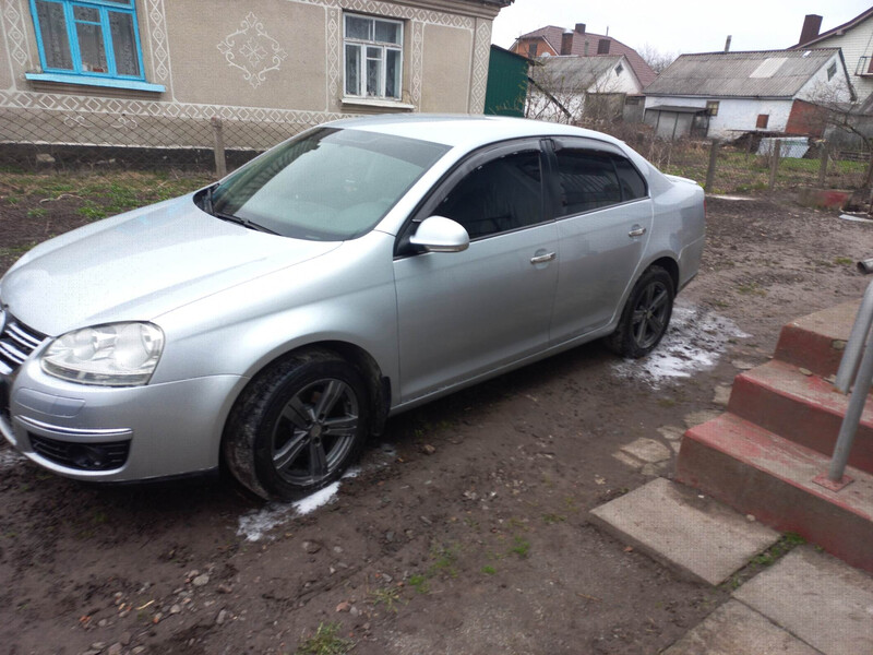 Стекло лобовое Volkswagen Jetta 5  2006  Электро 