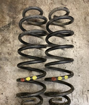 Пружина задняя, маркировка красная жёлтая жёлтая Volkswagen Golf Plus  2006 хетчбек 1.6 Бензин 