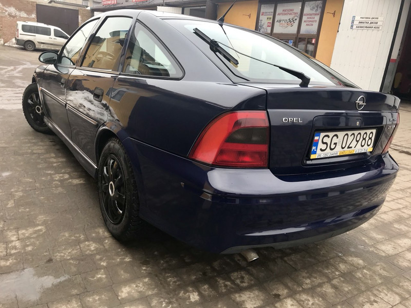 Фонарь задний левый Opel Vectra B  2000 хэтчбек 2.0 Бензин Дубно