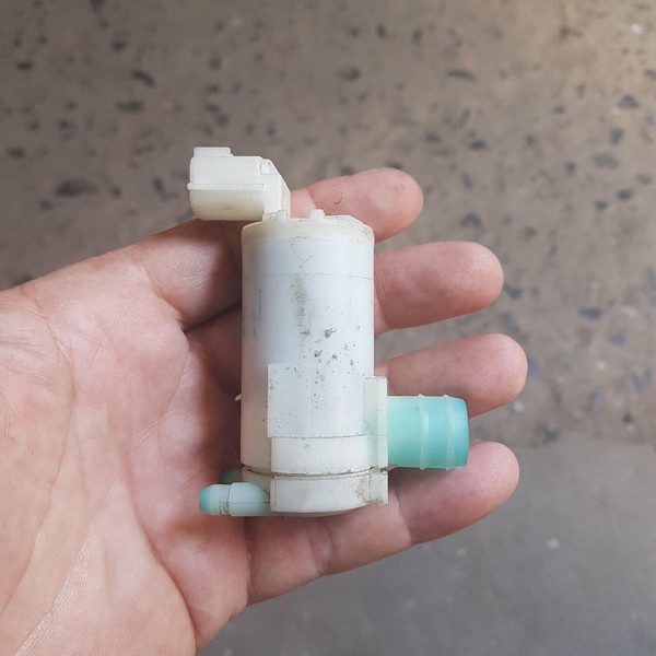 Моторчик бачка омивача Nissan Leaf  2013 хетчбек 1.8 Электро 