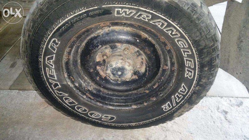 Шини пара 235 75 15 УАЗ 452 1989 г.  Ровно