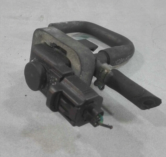 Клапан вентиляции адсорбера Ford Mondeo 3  2002 1.8 Бензин 