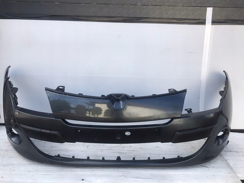 Бампер передний Renault Megane 3 хэтчбек 2009 г.  1.6 л дизель Полтава