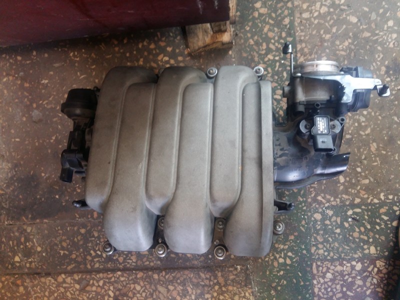 Впускний колектор Audi A6  2011 2.8 Бензин Київ